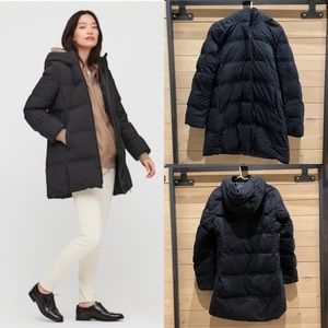 Uniqlo “Seamless Down Short Coat”  GREAT condition